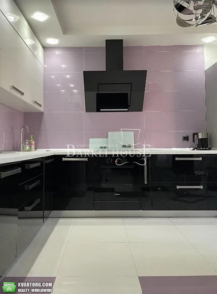 Rent out 3-room apartment. Киев,  Урловская — photo 2