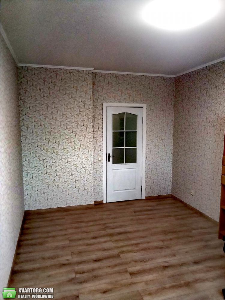 Rent out 2-room apartment. Киев,  Чавдар — photo 7
