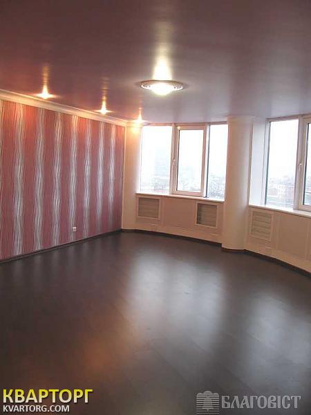 Sell 4-room apartment. Киев,  40-летия Октября просп — photo 2