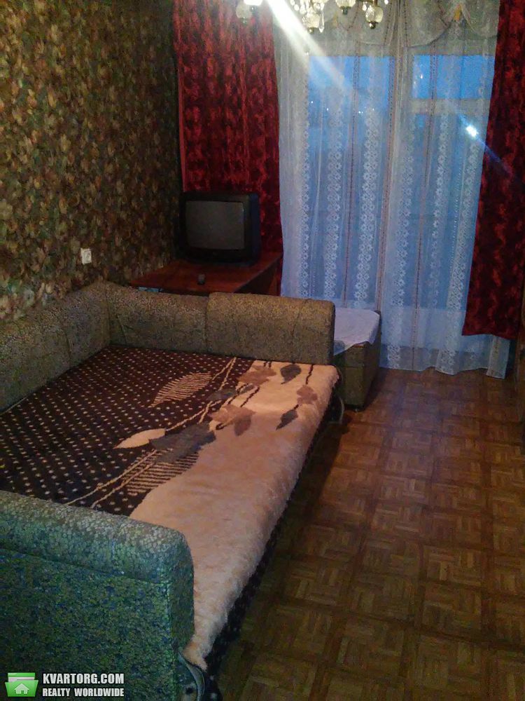 Rent out 2-room apartment. Киев,  Березняковская — photo 3