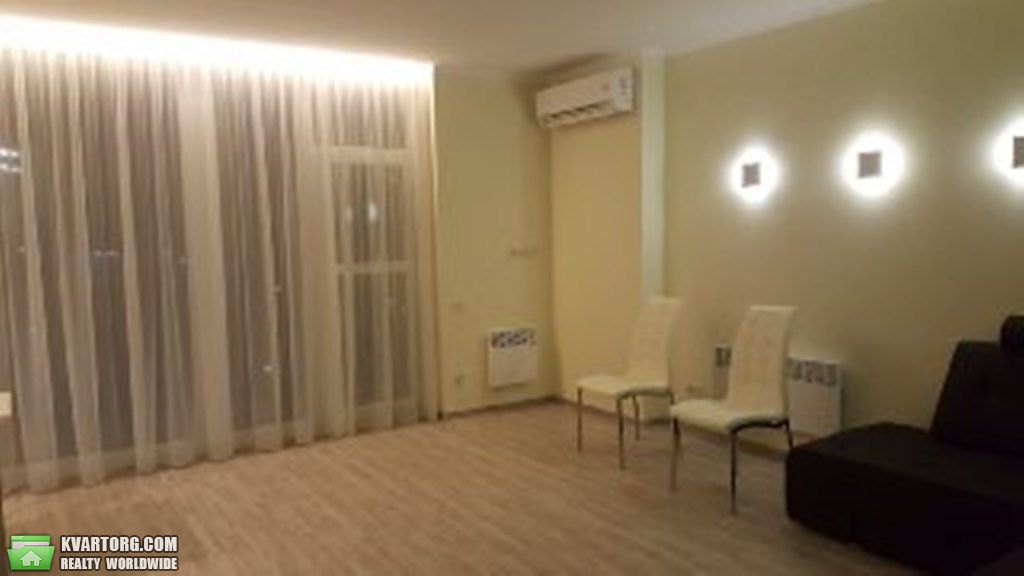 Rent out 2-room apartment. Днепропетровск, Дзержинского ул. — photo 4