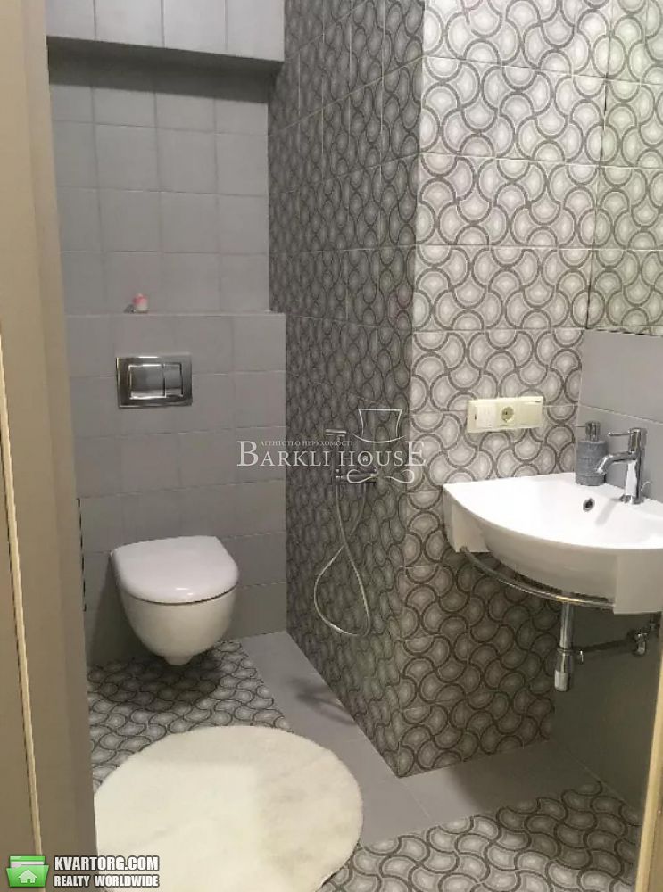 Rent out 3-room apartment. Киев,  Спасская — photo 9