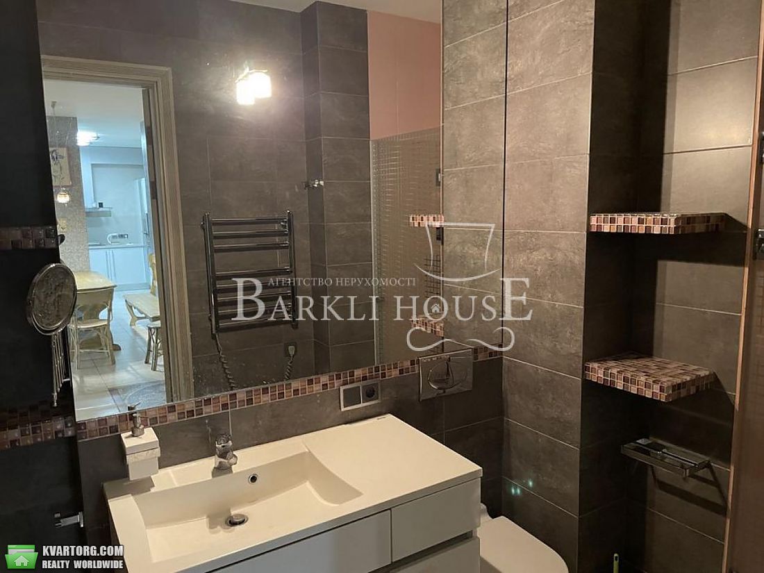 Rent out 3-room apartment. Киев,  Жилянская — photo 10