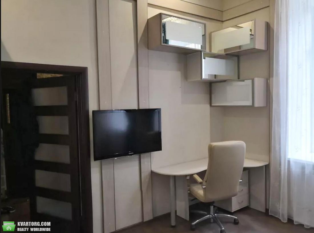 Rent out 2-room apartment. Киев,  Чапаева — photo 3