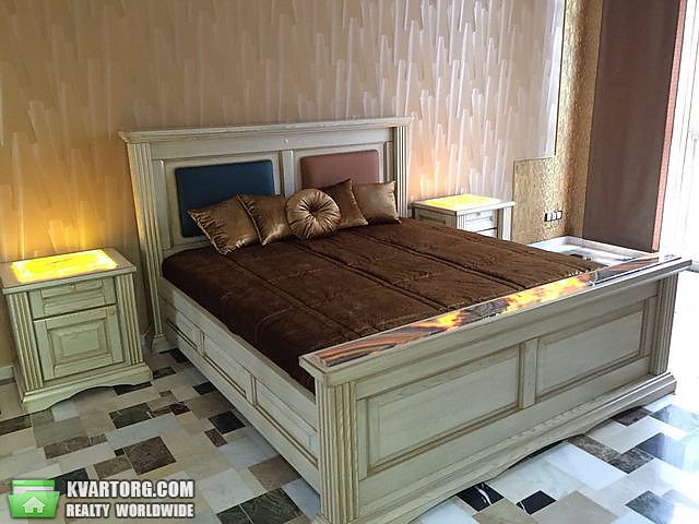 Rent out 2-room apartment. Киев,  Драгомирова — photo 1