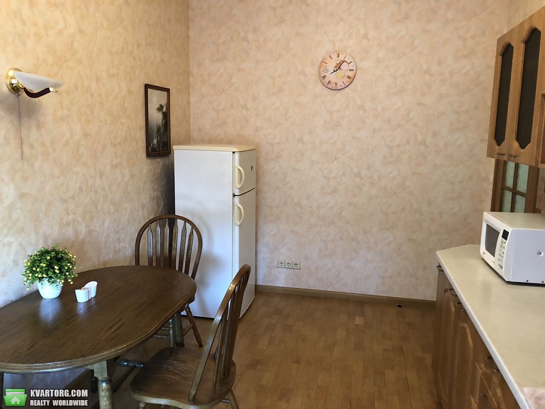 Rent out 2-room apartment. Киев,  Шелковичная — photo 3