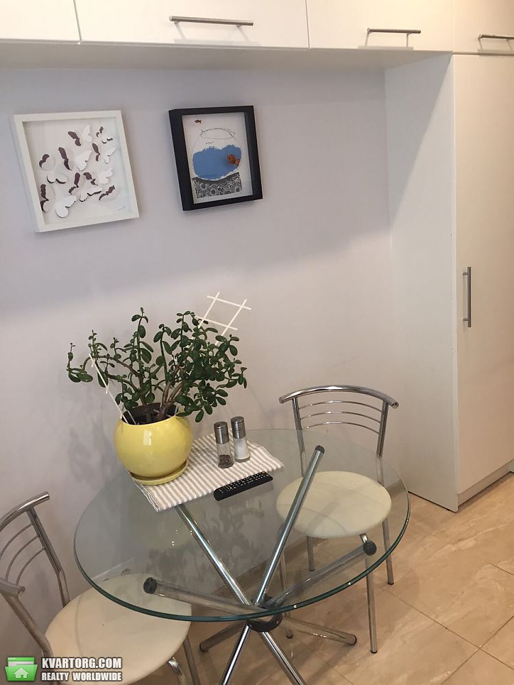 Rent out 2-room apartment. Киев,  Севастопольская — photo 6