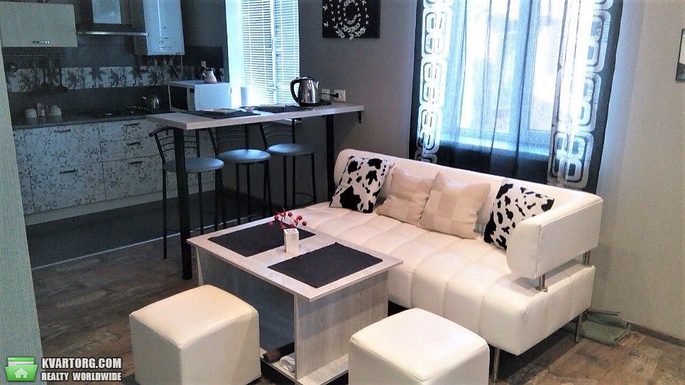 Rent out 2-room apartment. Одесса, Ришельевская — photo 1