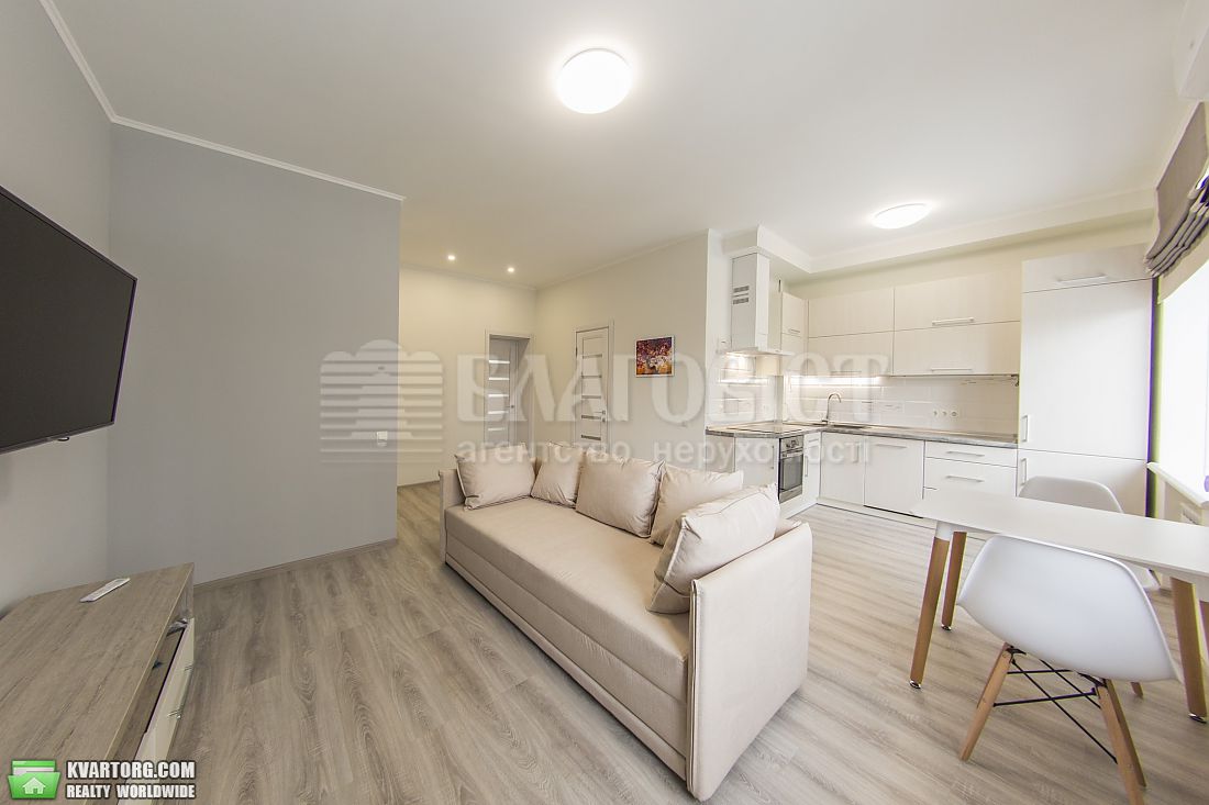 Rent out 2-room apartment. Киев,  Мазепы Ивана — photo 4
