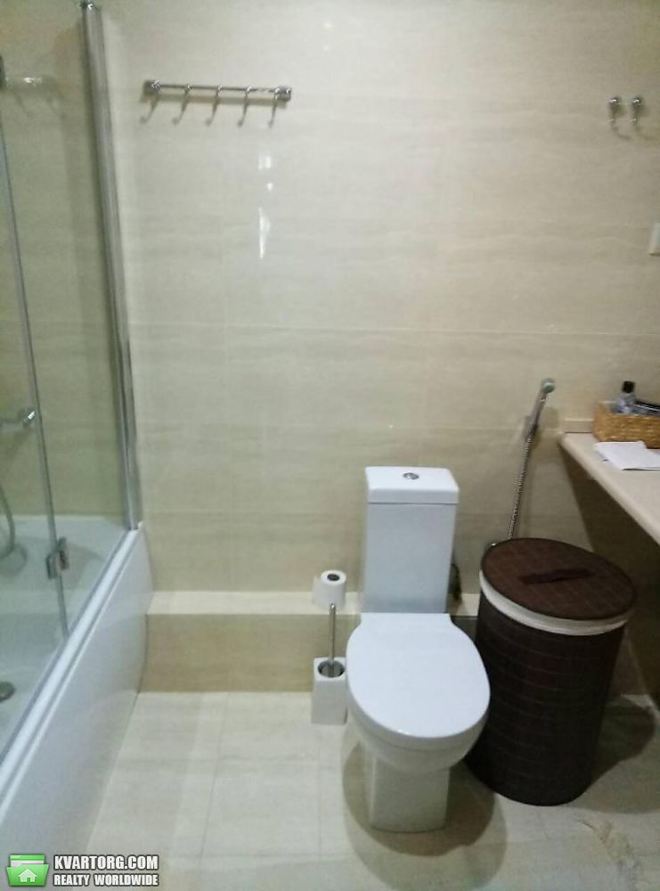 Rent out 3-room apartment. Киев,  Тарасовская — photo 10