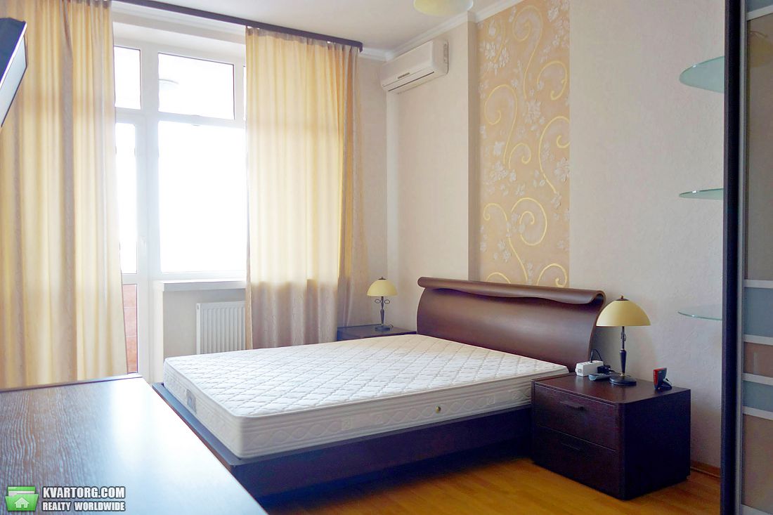 Rent out 2-room apartment. Киев, Леси Украинки бульв. — photo 3