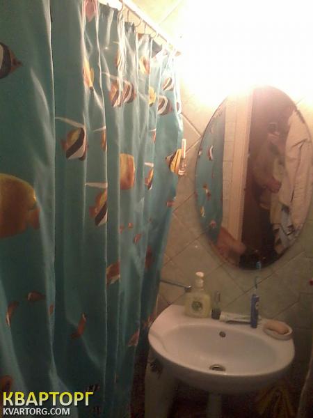 Rent out 2-room apartment. Киев,  Багговутовская — photo 1