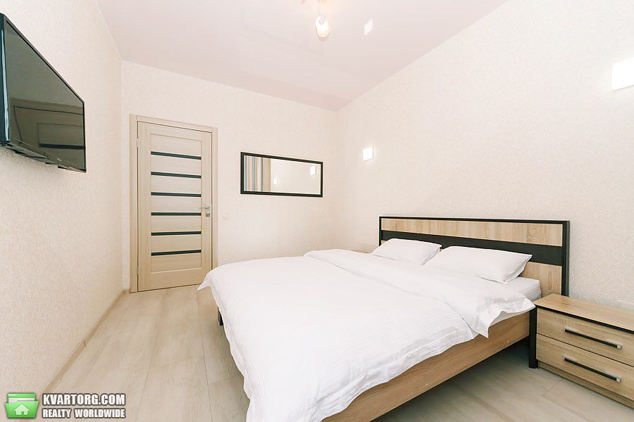 Rent out 2-room apartment. Киев, Регенераторная — photo 5