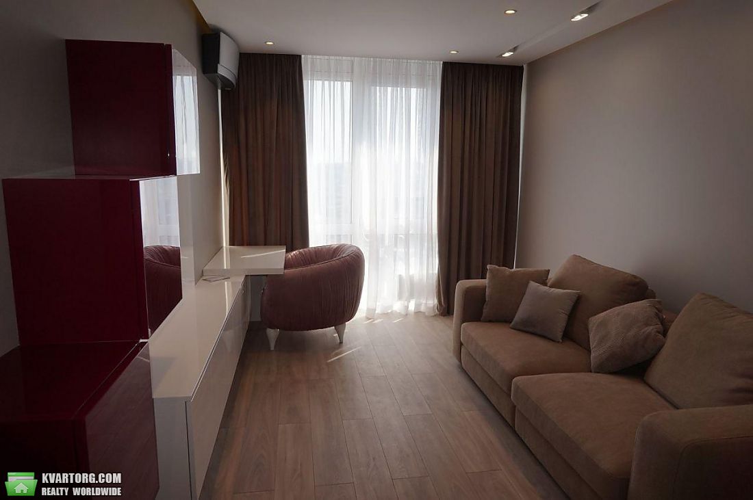 Rent out 3-room apartment. Киев,  Златоустовская — photo 2