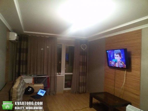 Rent out 1-room apartment. Киев,  Соломенская — photo 1