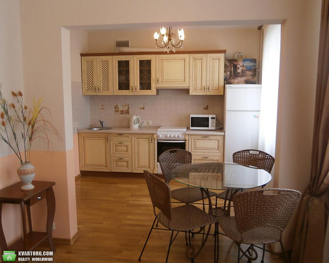 Rent out 2-room apartment. Киев,  Юрковская — photo 3