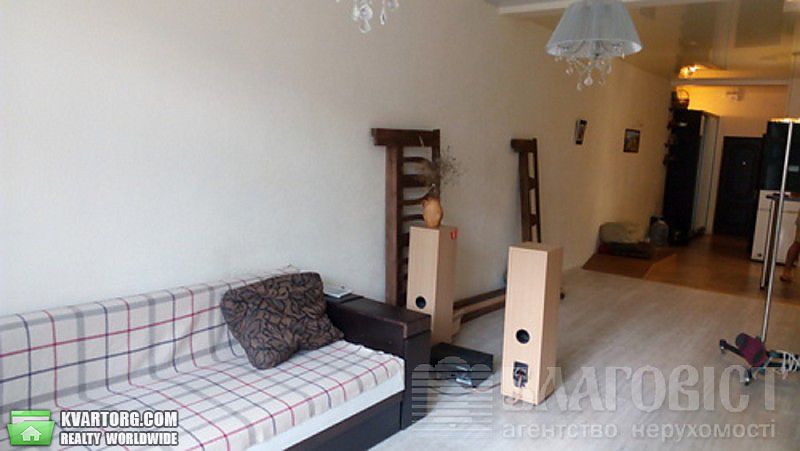 Sell 1-room apartment. Киев,  Жилянская — photo 1