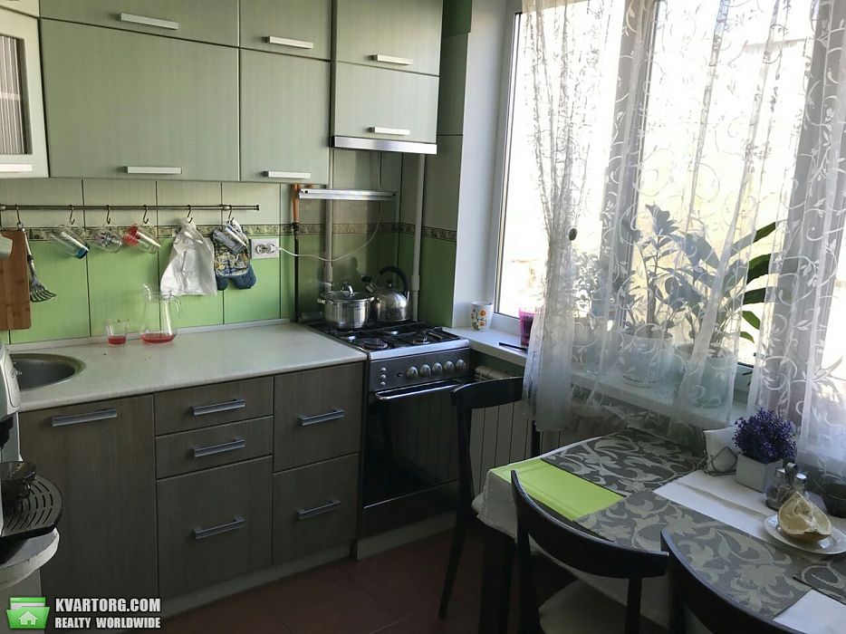 Rent out 2-room apartment. Киев,  Саксаганского — photo 1