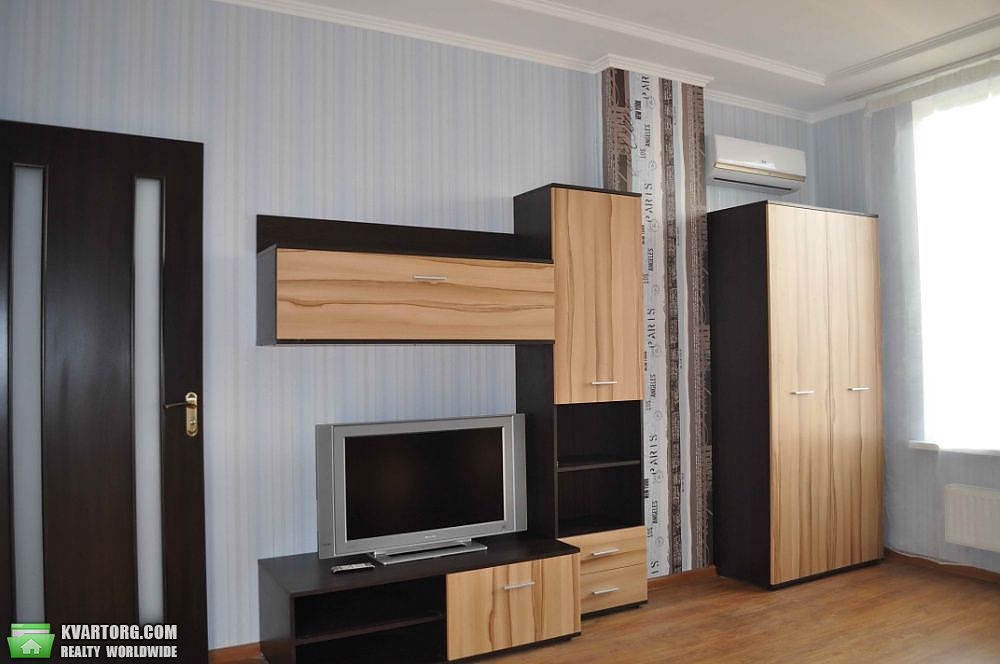 Rent out 1-room apartment. Киев,  Бучмы — photo 3
