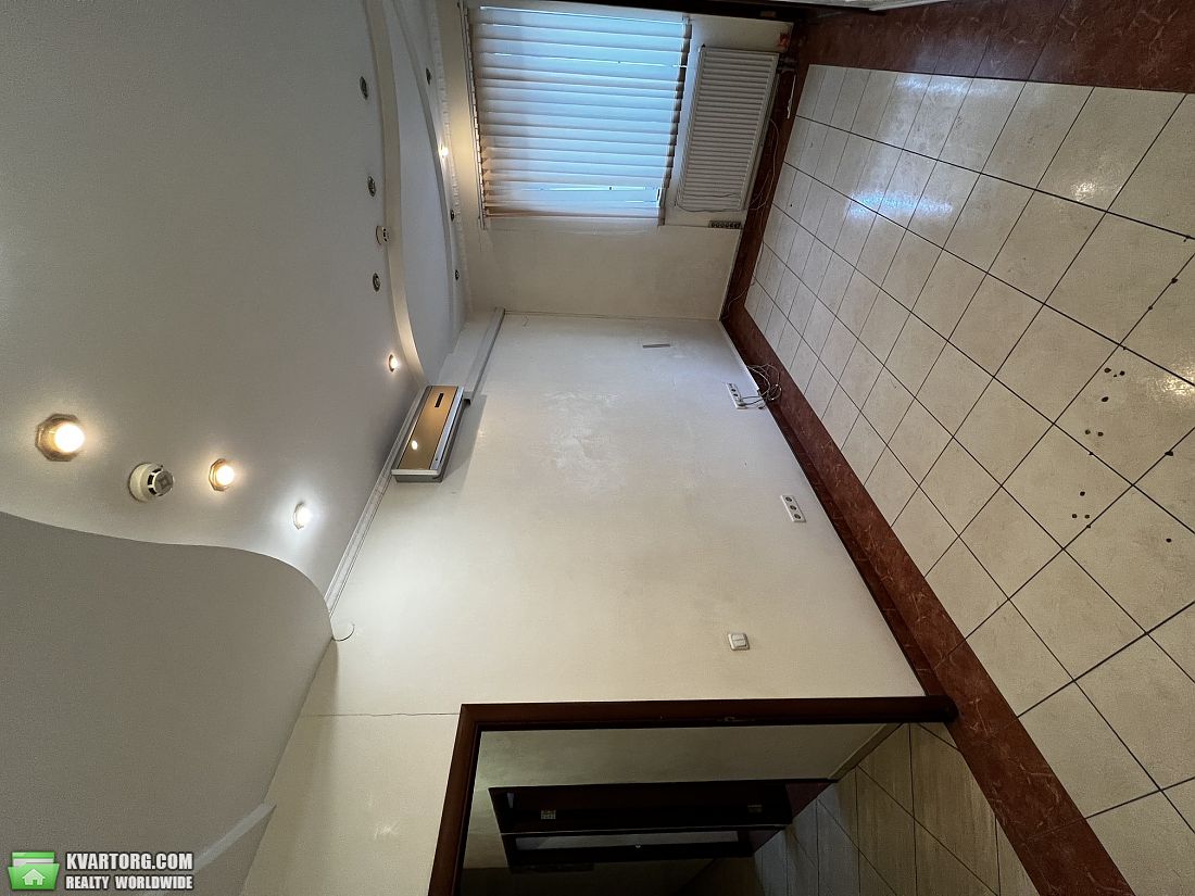 Rent out office. Киев,  Межигорская — photo 1