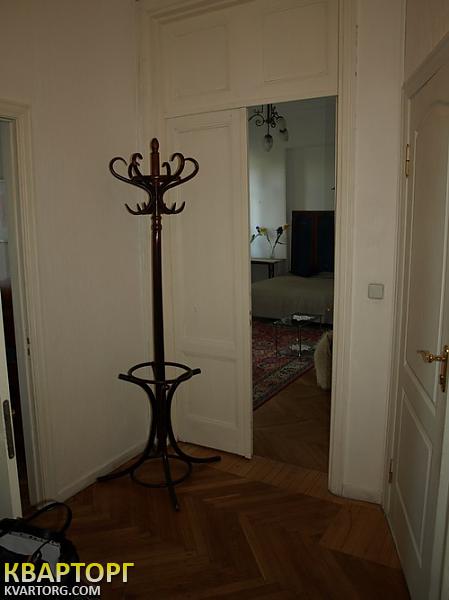Rent out 2-room apartment. Киев, Б.Хмельницкого — photo 4