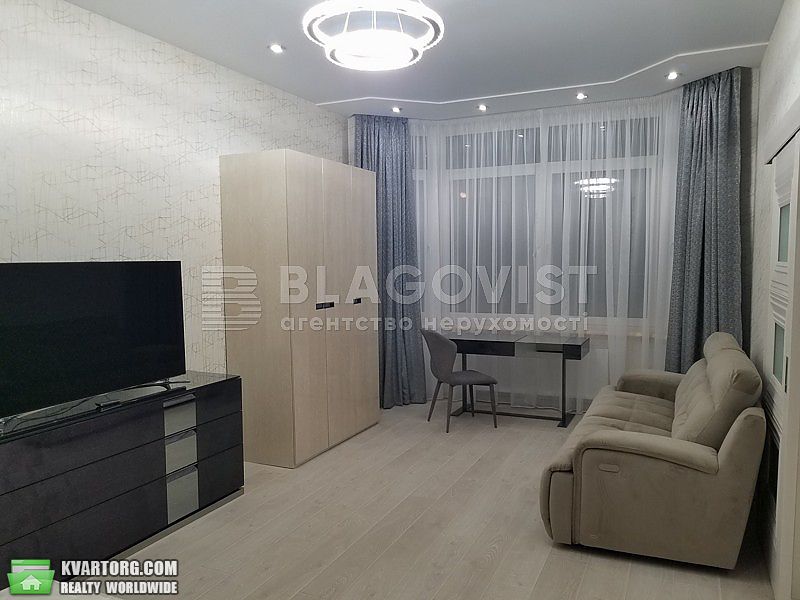 Rent out 1-room apartment. Киев, Коновальця Євгена — photo 4