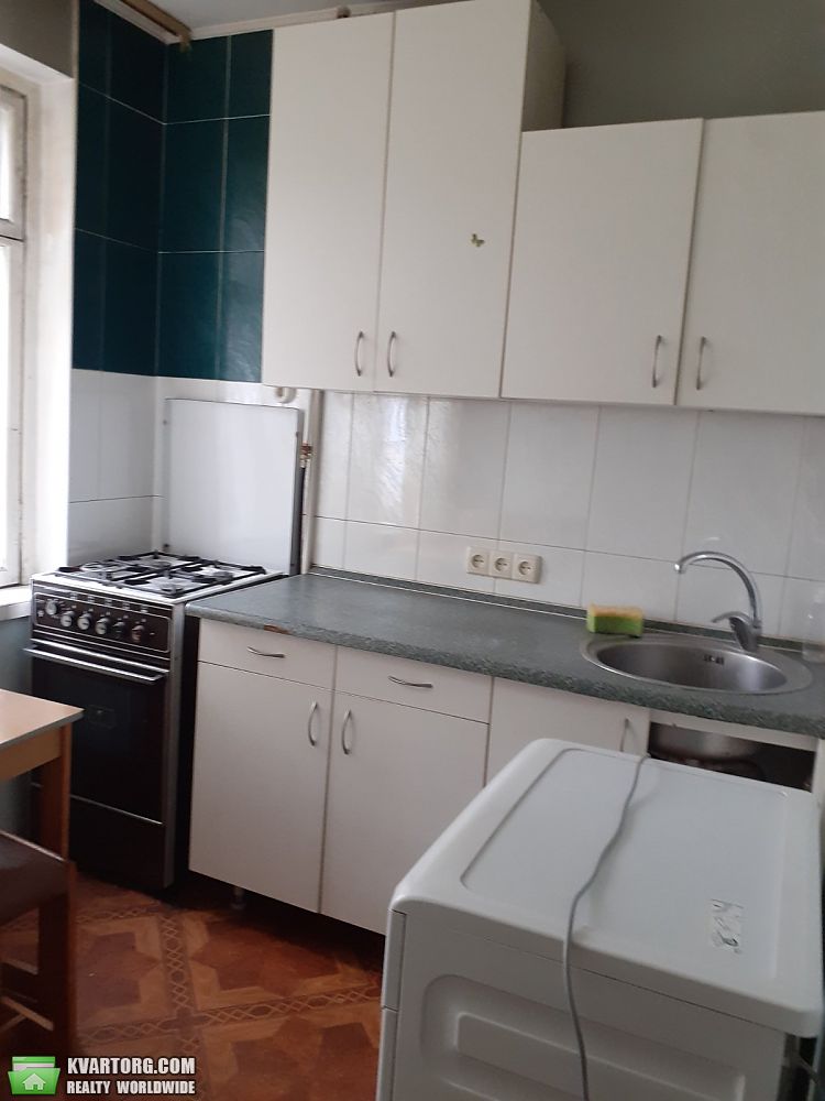 Rent out 1-room apartment. Киев,  Миропольская — photo 1