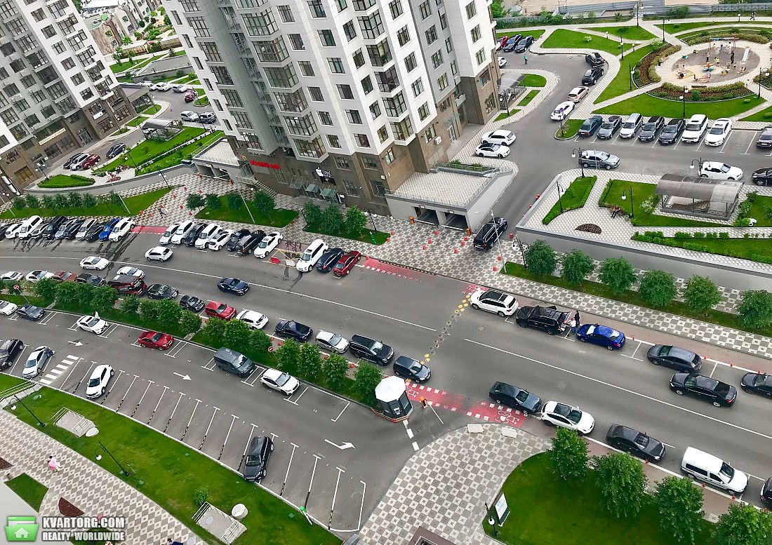 Sell 3-room apartment. Киев,  Драгомирова — photo 1