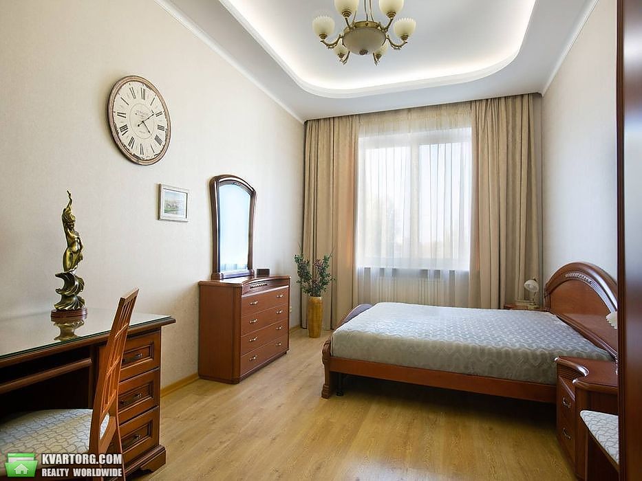 Rent out 3-room apartment. Киев,  Грушевского — photo 4