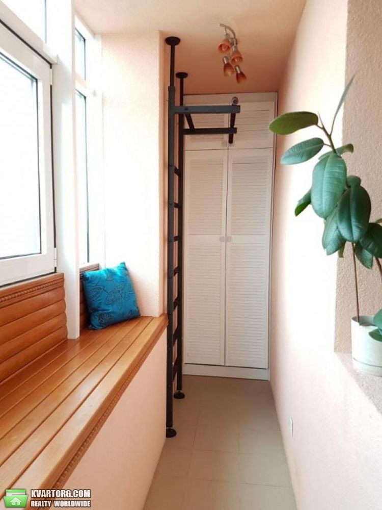 Rent out 2-room apartment. Киев,  Дегтяревская — photo 4