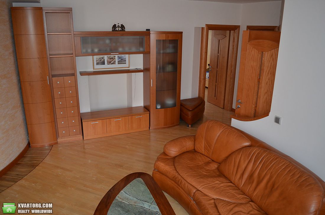 Sell 3-room apartment. Киев,  Салютная — photo 8