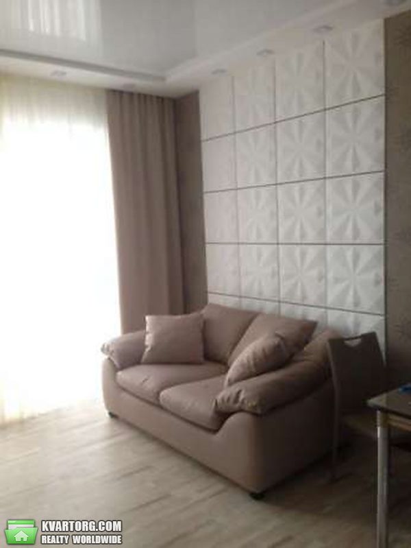 Rent out 2-room apartment. Киев,  Драгомирова — photo 1