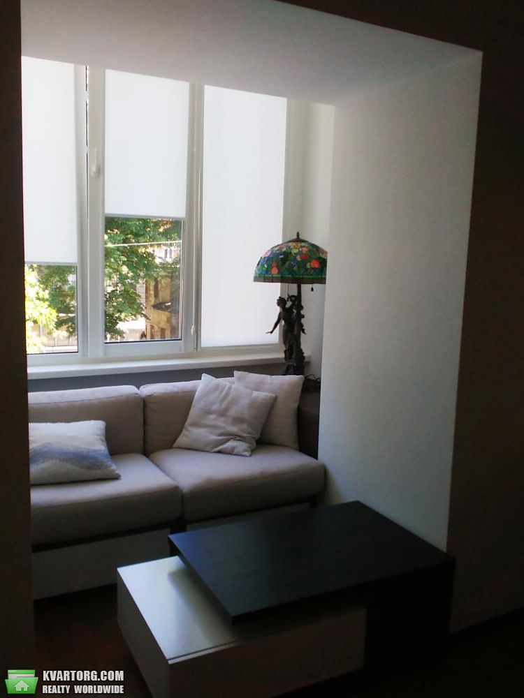 Rent out 2-room apartment. Киев,  Лысенко — photo 3