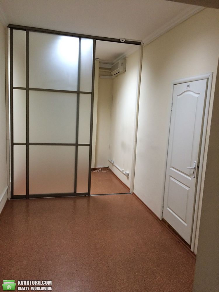 Rent out office. Киев, Жилянская — photo 6