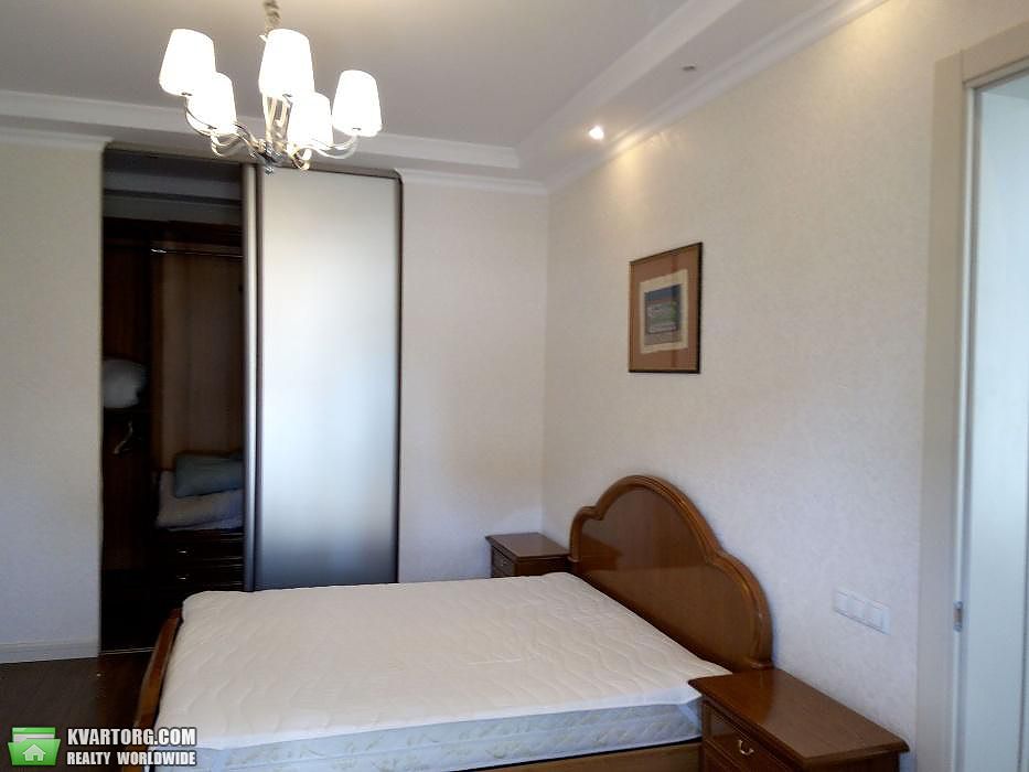 Rent out 3-room apartment. Киев,  Петлюры — photo 3
