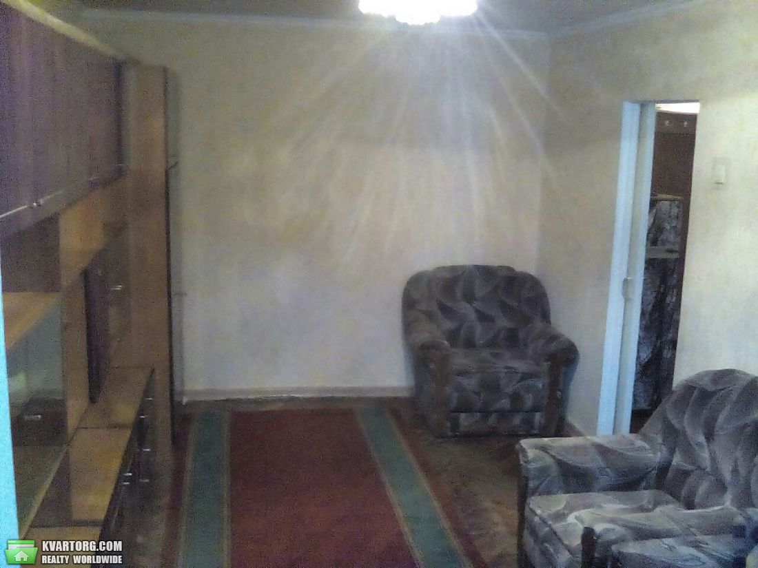 Rent out 1-room apartment. Киев, Деревлянская — photo 2