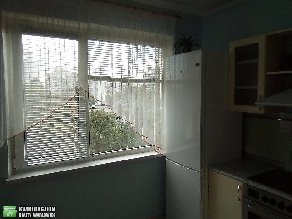 Rent out 2-room apartment. Киев,  Харьковское шоссе — photo 2