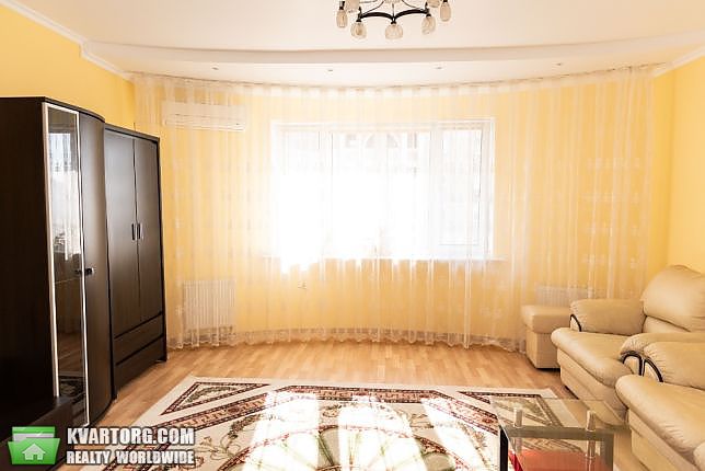 Rent out 2-room apartment. Киев,  Подгорная — photo 2