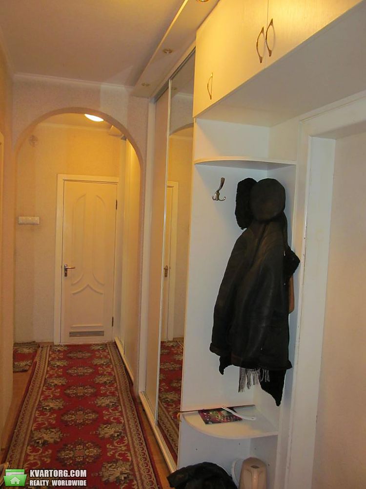 Rent out 2-room apartment. Киев,  Драйзера — photo 4