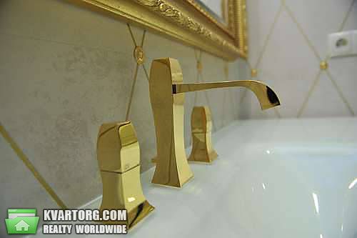 Rent out 4-room apartment. Киев, Драгомирова — photo 4