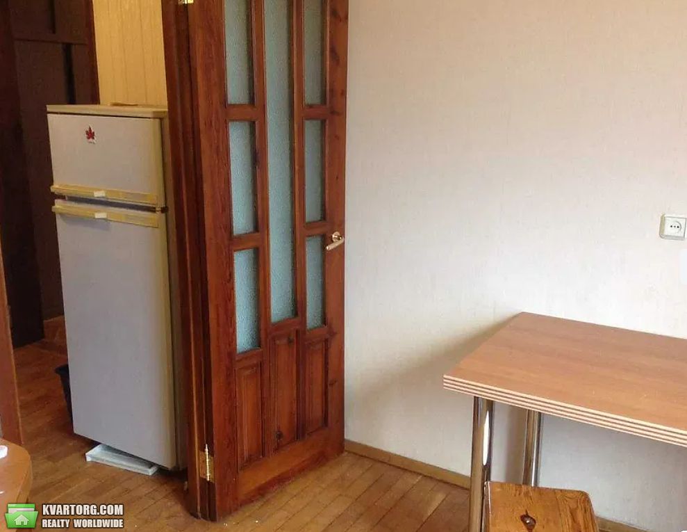 Rent out 2-room apartment. Киев, Срибнокильская — photo 4