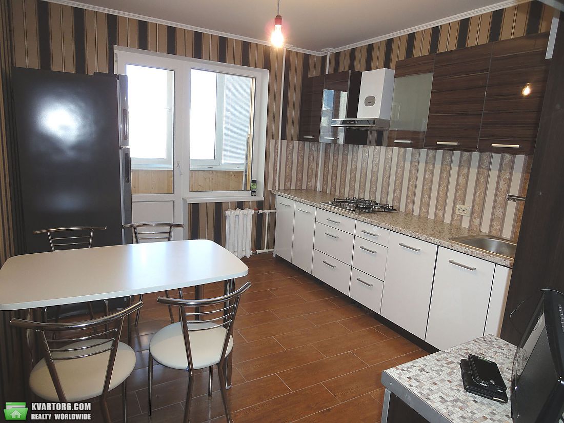 Rent out 3-room apartment. Одесса, Днепропетровская дорога — photo 1