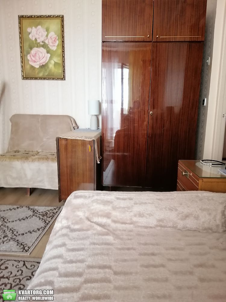 Rent out 2-room apartment. Киев, Ревуцкого 7а — photo 1