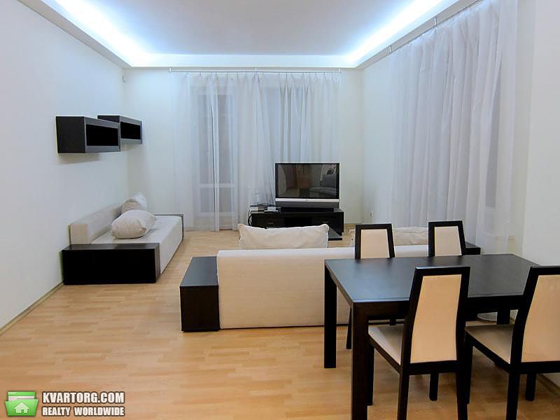 Rent out 4-room apartment. Киев,  Дмитриевская — photo 1