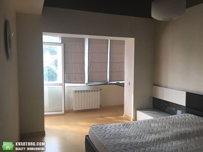 Rent out 2-room apartment. Киев,  Белорусская — photo 1