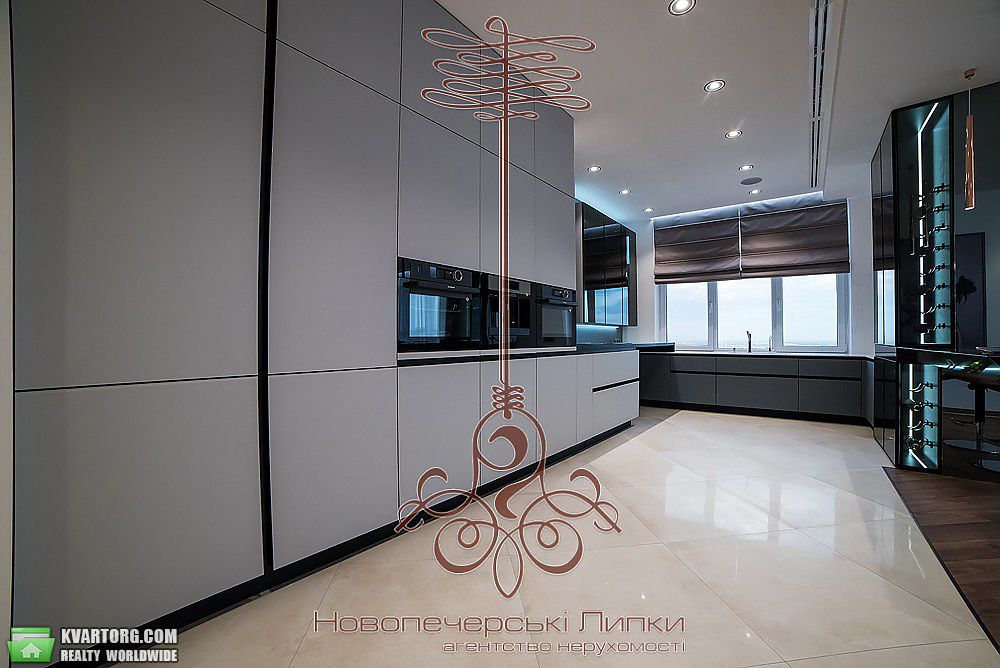 Sell 5-room apartment. Киев,  Драгомирова — photo 2