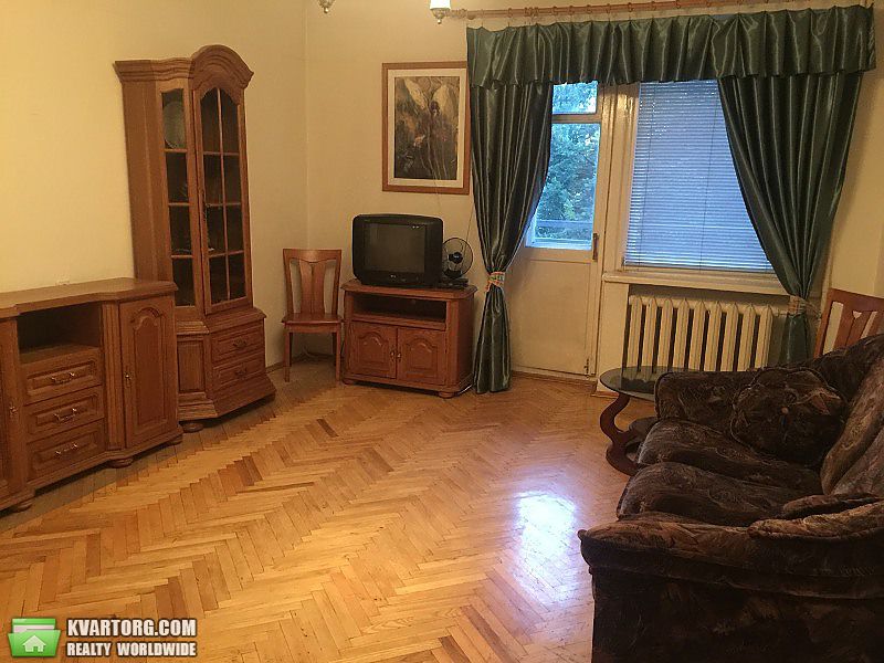 Rent out 2-room apartment. Киев,  Шелковичная — photo 3