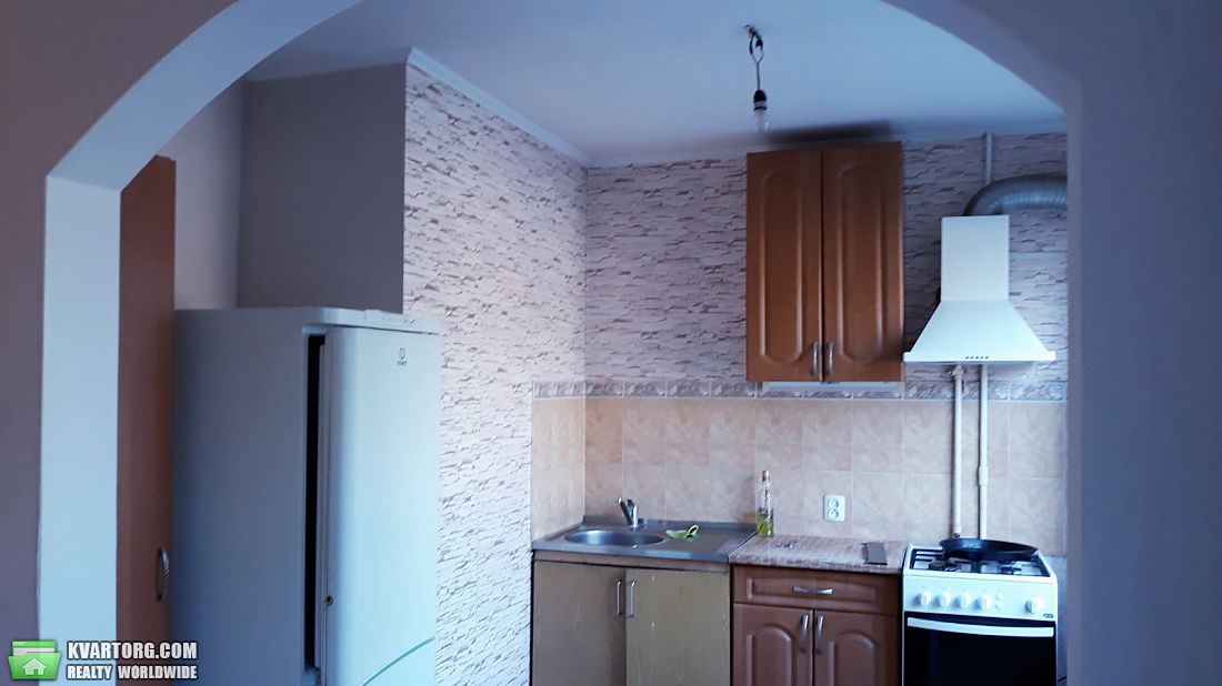 Rent out 3-room apartment. Киев,  Волкова — photo 1