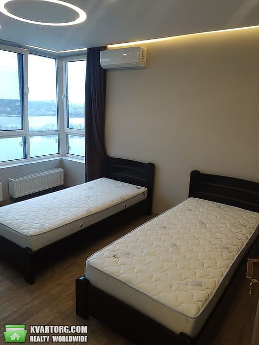 Rent out 3-room apartment. Киев,  Бажана — photo 7