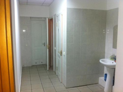 Rent out office. Киев, Межигорская — photo 4